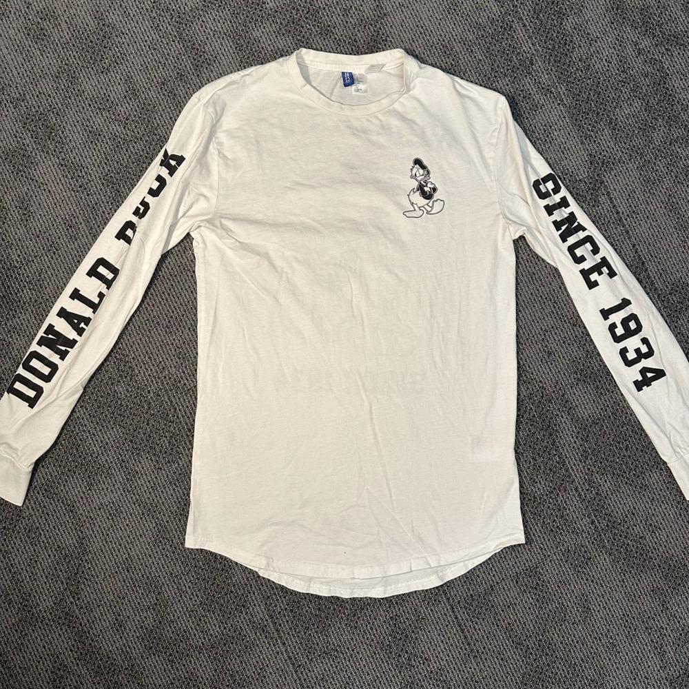 H&M Divided Disney Donald Duck Long Sleeve Shirt White Mens Small Graphic Tee